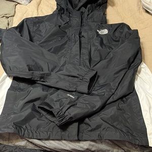 Womens XL north face rain jacket great condition